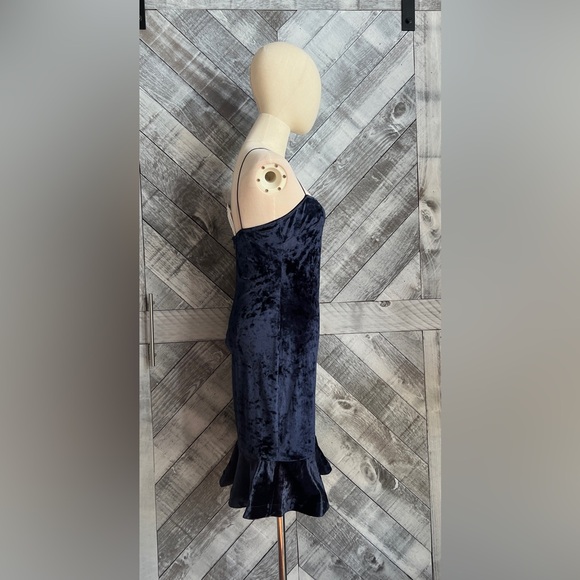 LIKELY NWT Blue Crushed Velvet Dress with spaghetti straps Size 6 - Picture 6 of 14